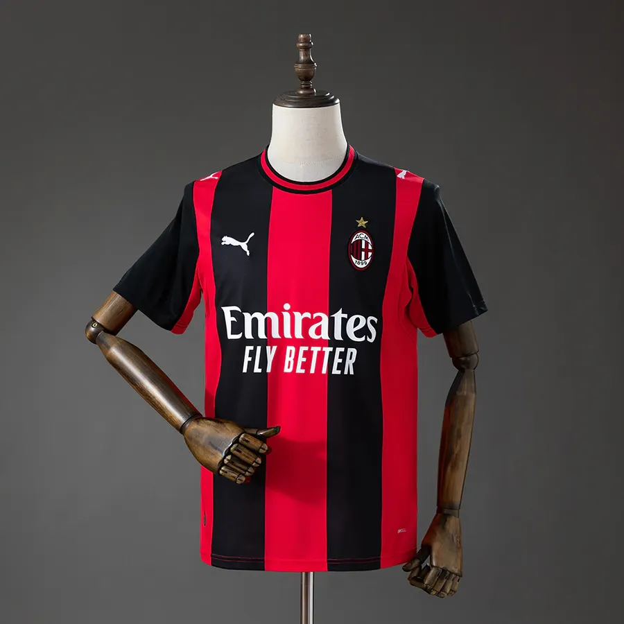 AC Milan 1º Uniforme Versão Torcedor · 26/27 · Masculino