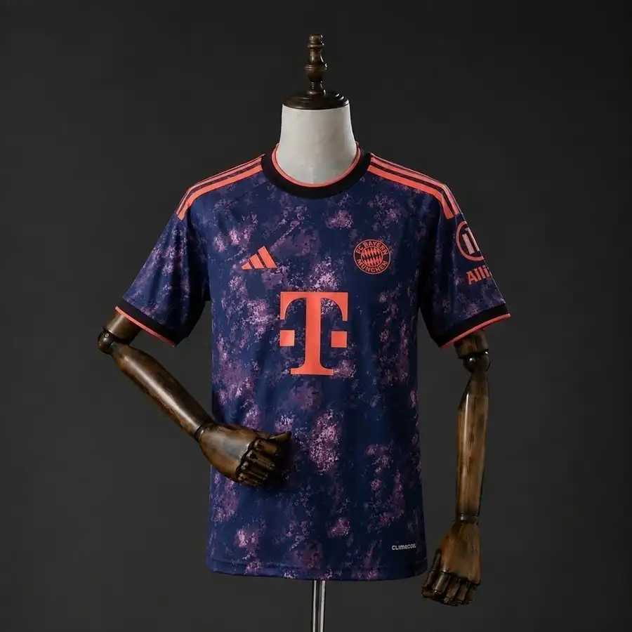Bayern de Munique 3º Uniforme Versão Torcedor · 26/27 · Masculino