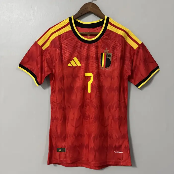 Bélgica 1º Uniforme Versão Torcedor · Bruyne · 26/27 · Masculino