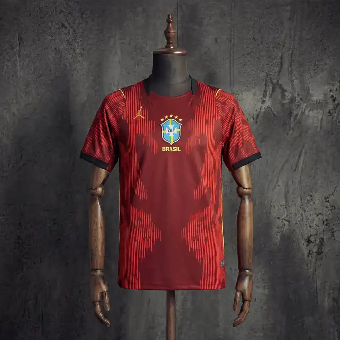 Brasil 1º Uniforme Versão Torcedor · Vermelha · 26/27 · Masculino