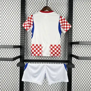 Croácia 1º Uniforme Kit Infantil · 26/27 · Infantil