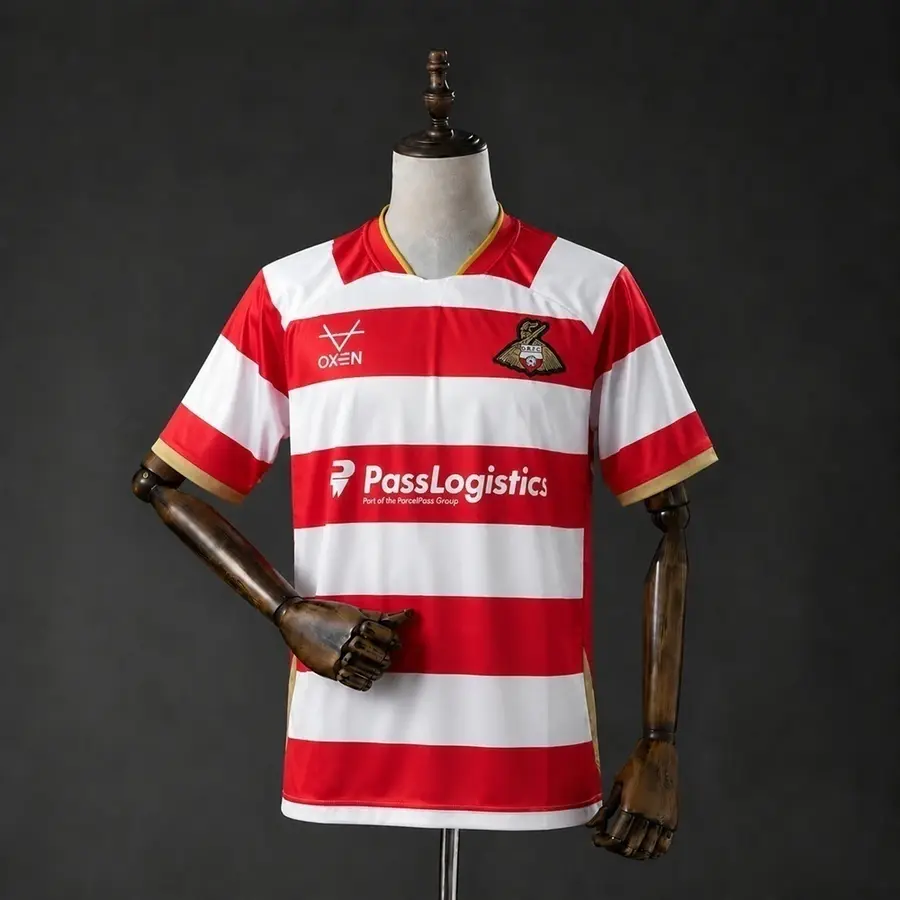 Doncaster Rovers 1º Uniforme Versão Torcedor · 26/27 · Masculino