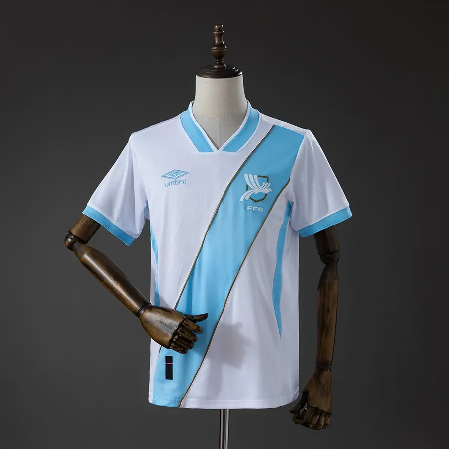Guatemala 1º Uniforme Versão Torcedor · 26/27 · Masculino