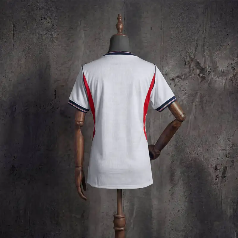 Inglaterra 1º Uniforme Versão Torcedor · 26/27 · Feminino