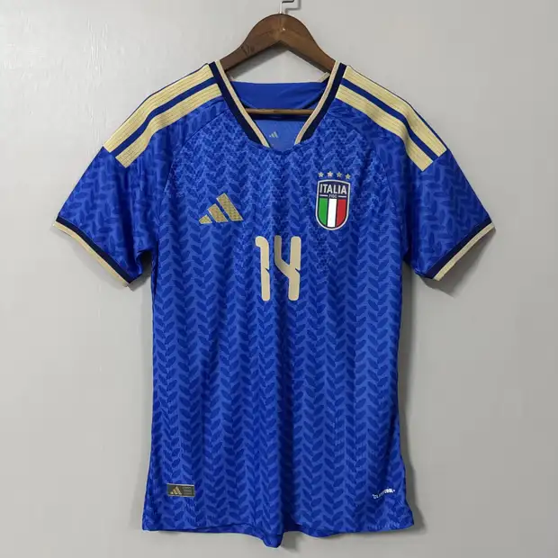 Itália 1º Uniforme Versão Torcedor · Chiesa · 26/27 · Masculino