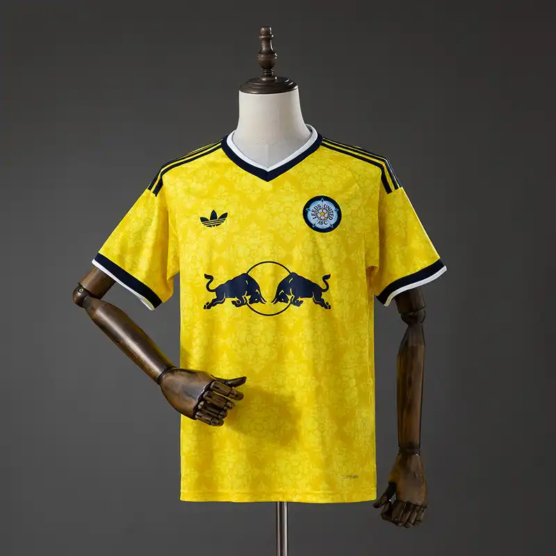 Leeds United 2º Uniforme Versão Torcedor · 26/27 · Masculino