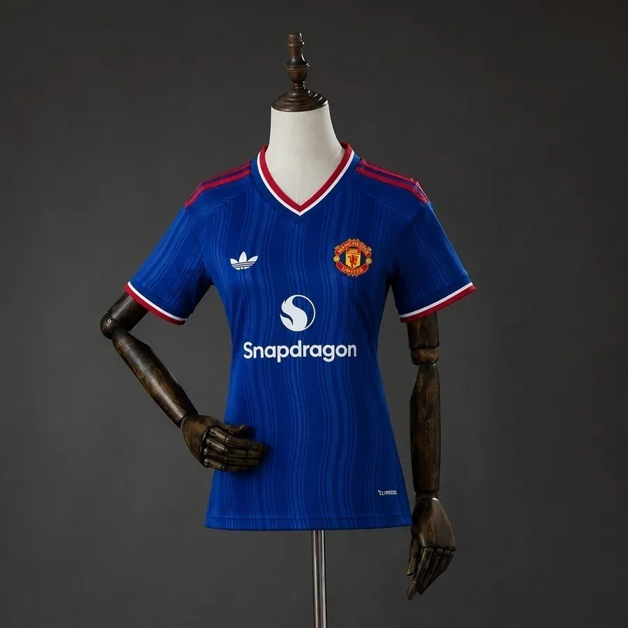 Manchester United 2º Uniforme Versão Torcedor · 26/27 · Feminino