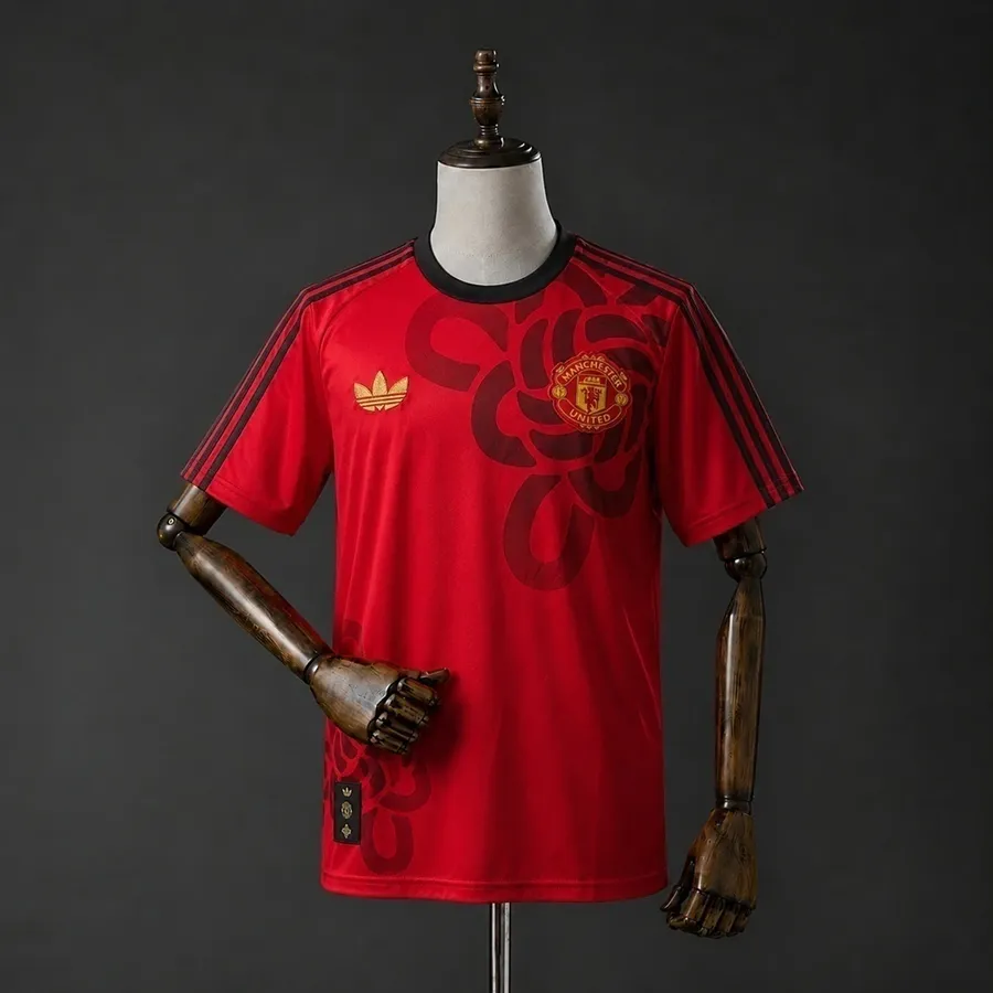 Manchester United 1º Uniforme Versão Torcedor · Cultural Story · 26/27 · Masculino