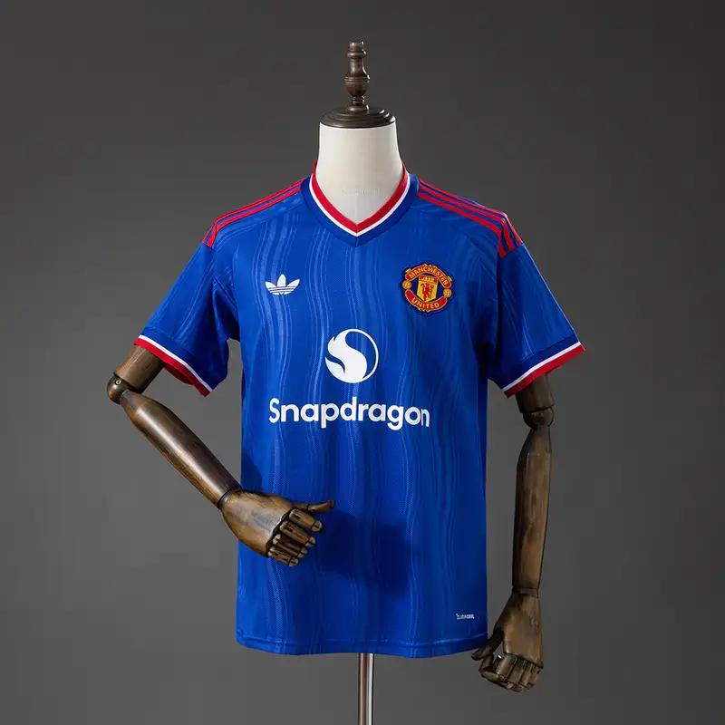 Manchester United 2º Uniforme Versão Torcedor · 26/27 · Masculino