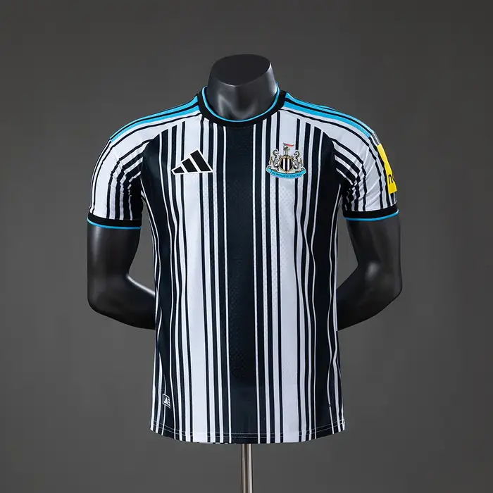Newcastle United 1º Uniforme Versão Jogador · 26/27 · Masculino