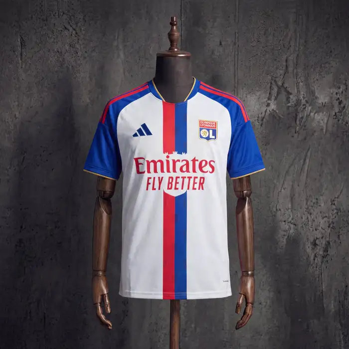 Olympique de Lyon 1º Uniforme Versão Torcedor · 26/27 · Masculino