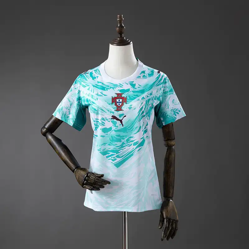 Portugal 1º Uniforme Versão Torcedor · Aquamarine Branco · 26/27 · Feminino