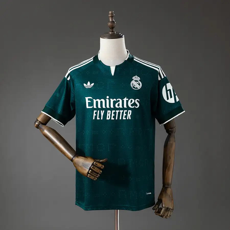 Real Madrid 2º Uniforme Versão Jogador · 26/27 · Masculino