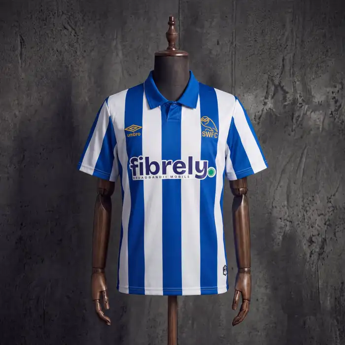 Sheffield Wednesday 1º Uniforme Versão Torcedor · 26/27 · Masculino