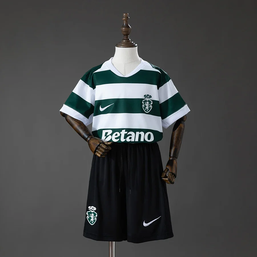 Sporting CP 1º Uniforme Kit Infantil · 26/27 · Infantil