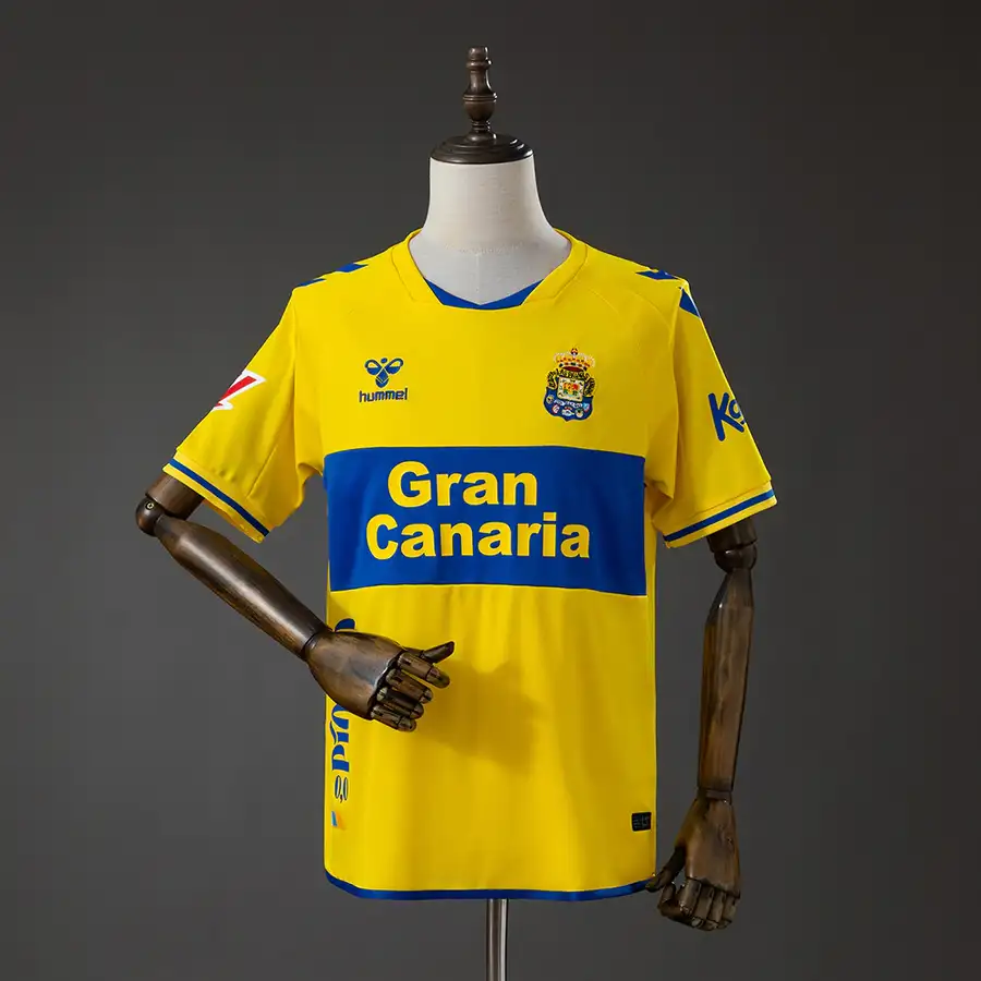 UD Las Palmas 1º Uniforme Versão Torcedor · 26/27 · Masculino