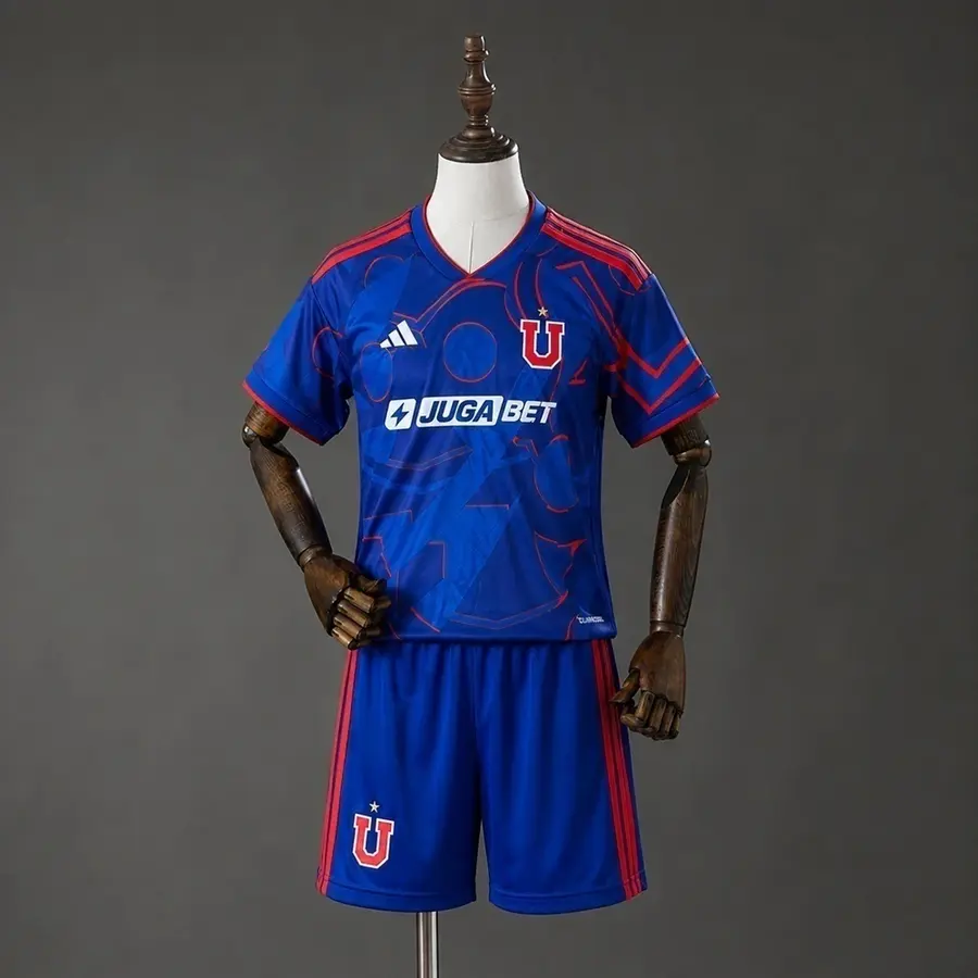 Universidad de Chile 1º Uniforme Kit Infantil · 26/27 · Infantil
